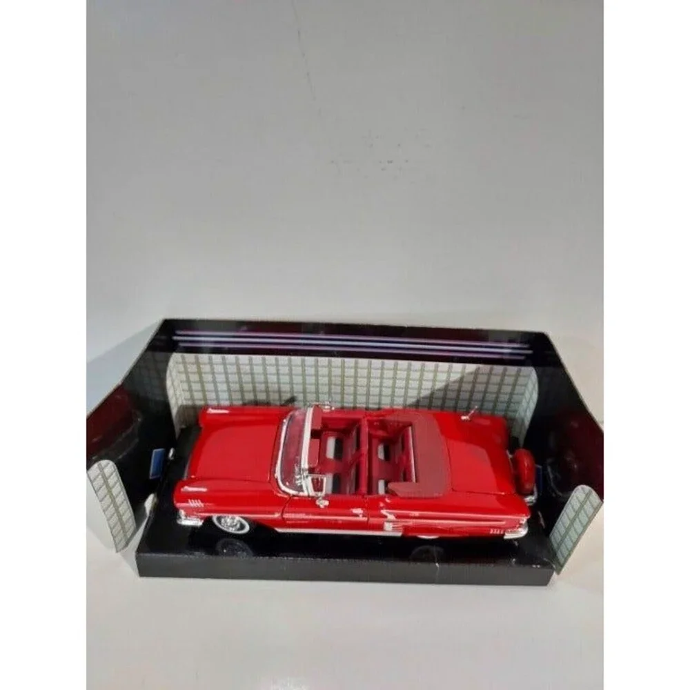 Motormax 1:24 Die Cast 1958 Chevrolet Impala Convertible Red
